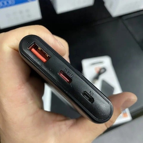 WUW - Y109 - Fast Charging Power Bank with 10000mAh - Black