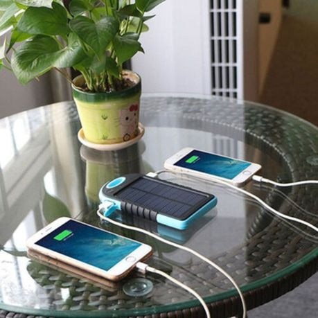 Waterproof Solar Power Bank (4000 MAh) - Shockproof - With Two USB Outputs