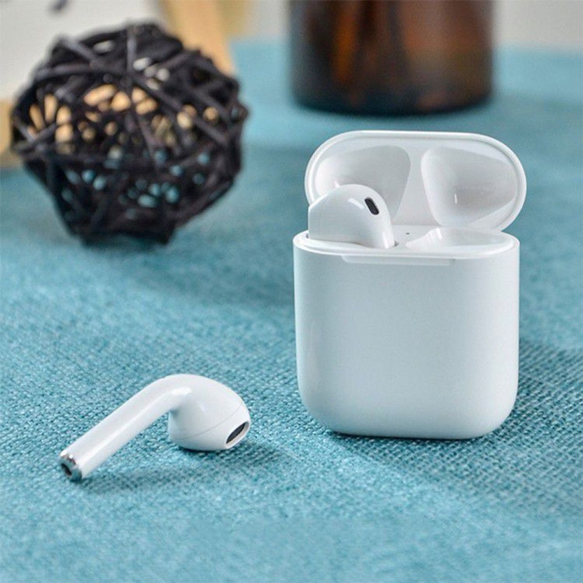super quality Wireless Earphones Earbuds with Charging Case i12 Pods- whie